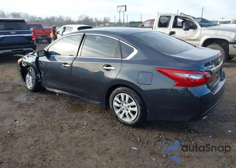2018 Nissan Altima 2.5 S z USA, uszkodzony, nr VIN 1N4AL3AP4JC232521